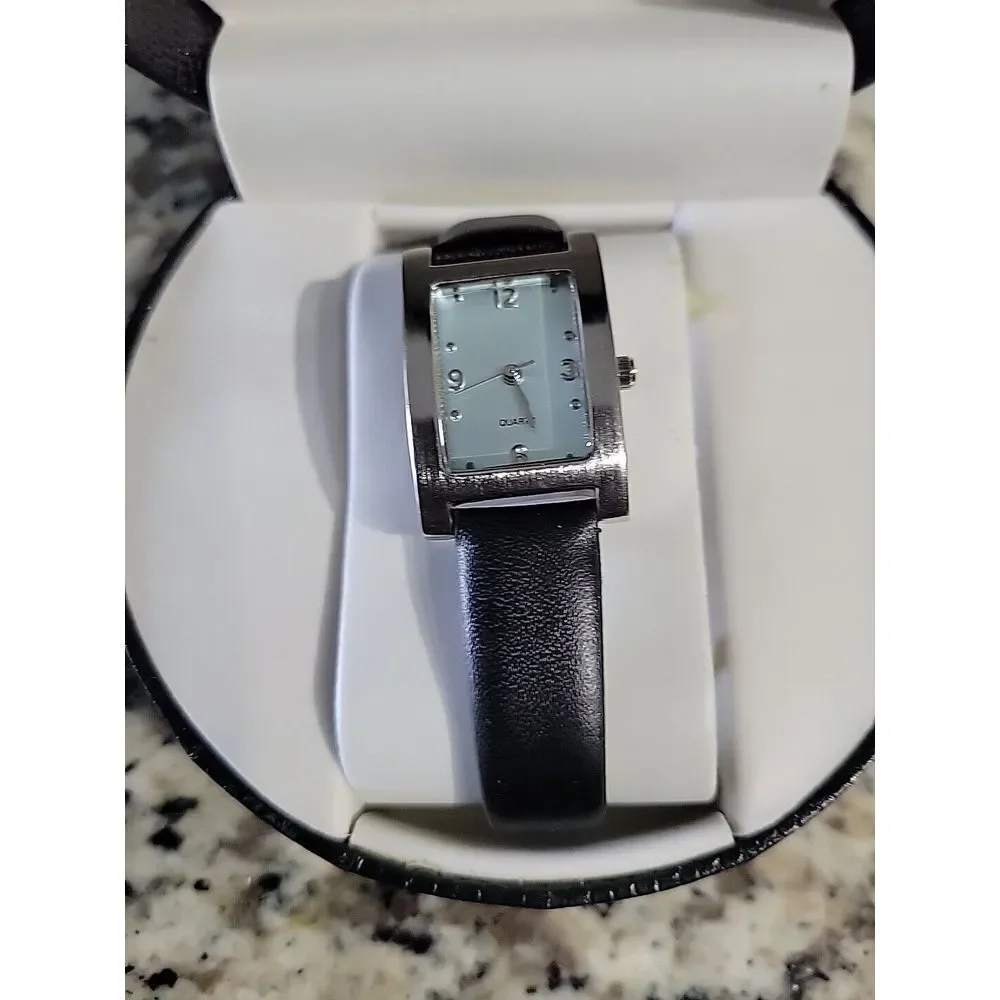 Geneva Watch Silver Black Leather Women's In Box Box‎ Has Damage